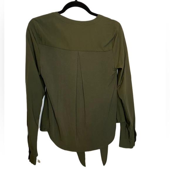 A New Day Green Tie-Bottom Women’s Blouse Size S - Picture 2 of 4